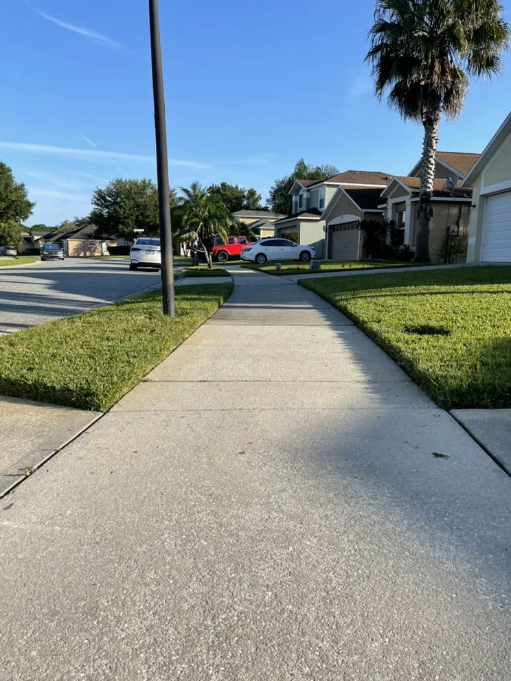 Expert yard maintenance for homes across Oviedo, FL - Mendez Simple Lawn Service