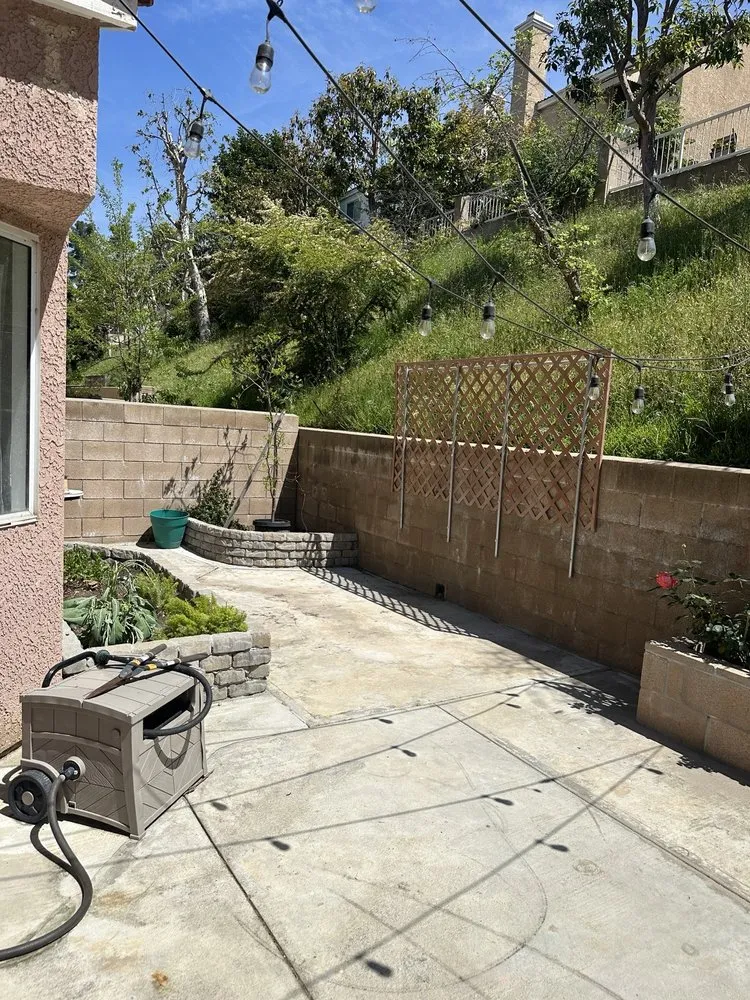 Professional landscaping services in Santa Clarita, CA by Mendez Tree Services