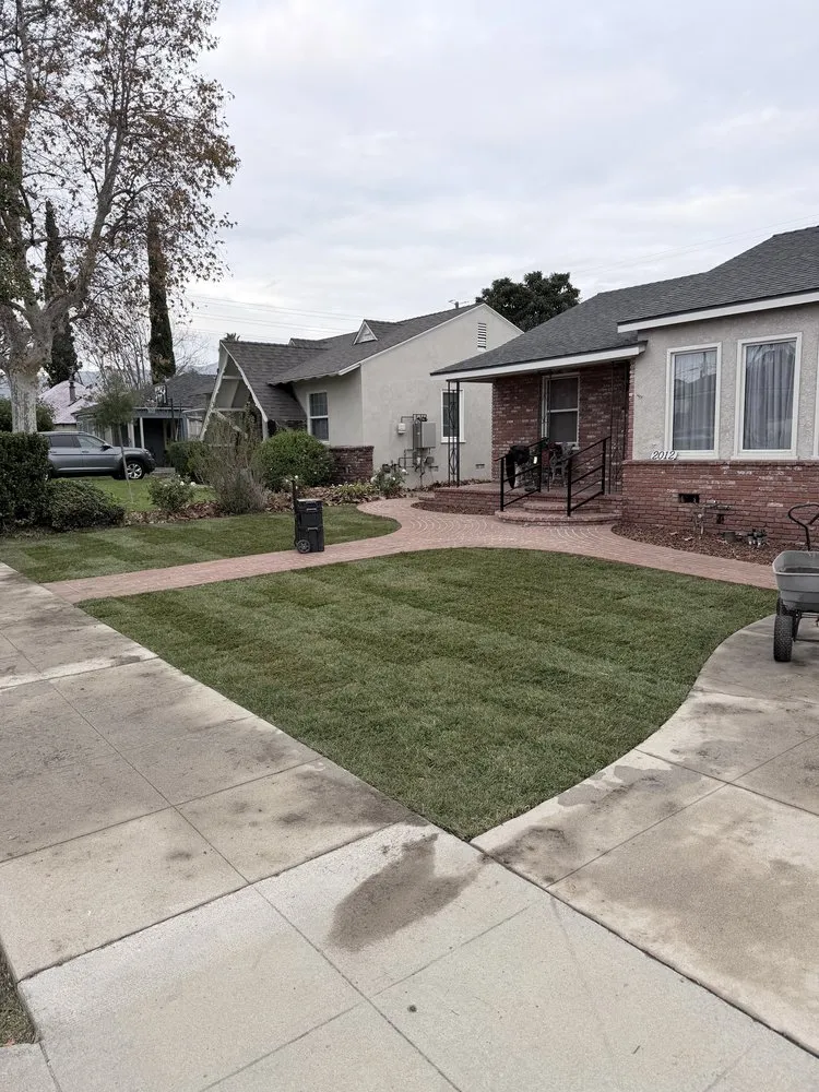 Local garden landscaping experts serving Santa Clarita, CA - Mendez Tree Services