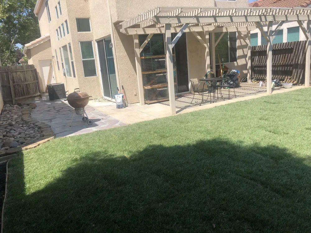 Custom garden landscaping experts serving Elk Grove, CA - Mendiola's Landscaping