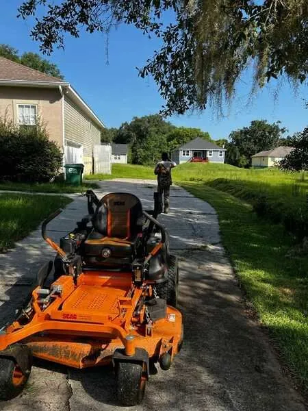 Professional garden landscaping in Tallahassee, FL by Mendonca Lawn Care