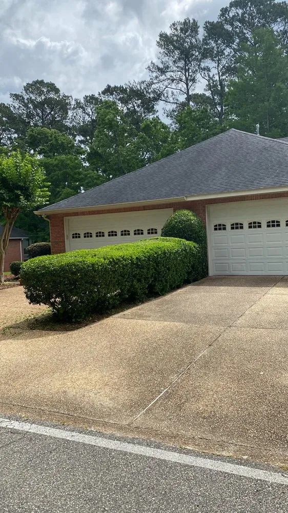 Reliable landscaping services with custom design in Tallahassee, FL by Mendonca Lawn Care