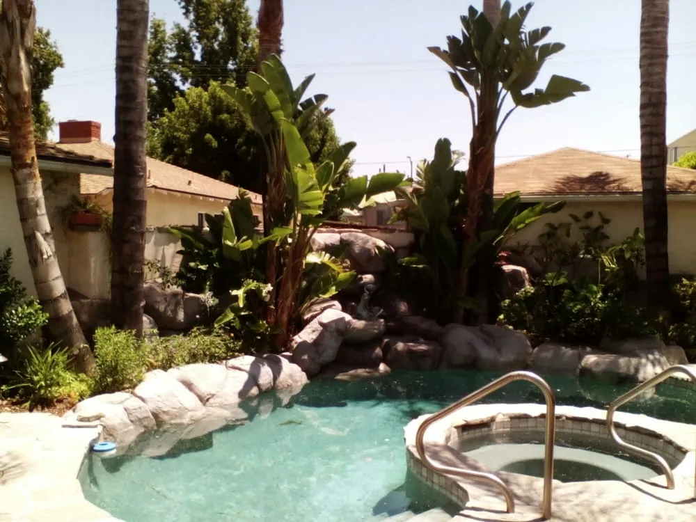 Professional garden landscaping for residential properties across Los Angeles, CA - Mendoza & Family Tree Service