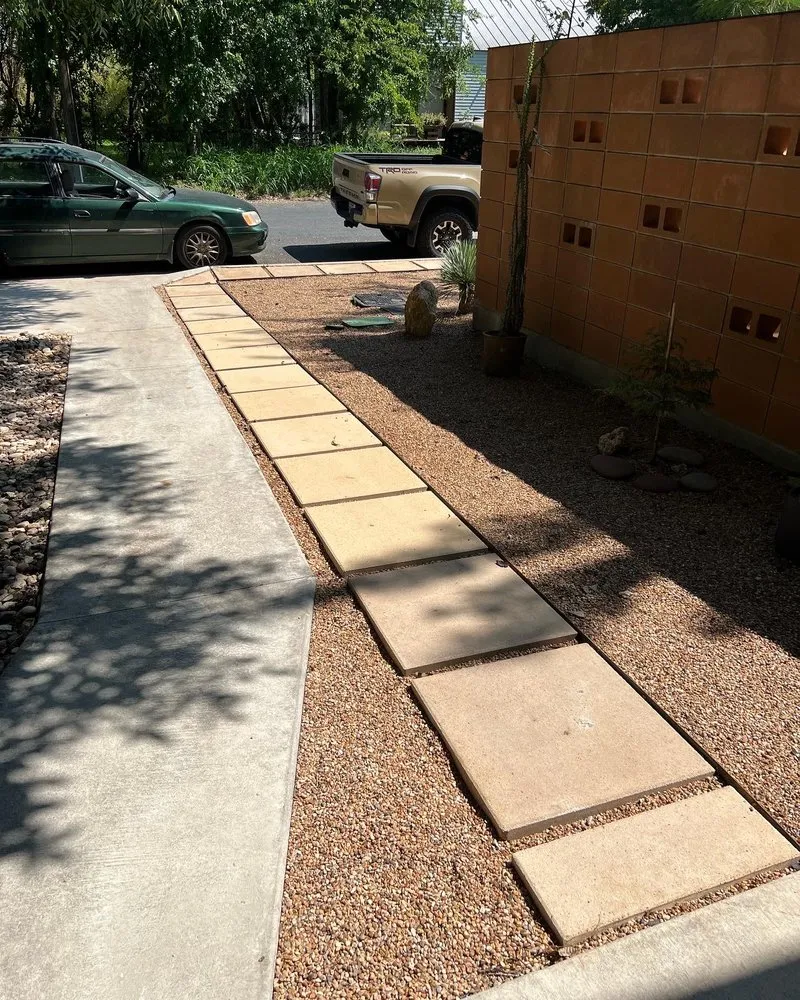 Affordable landscape design in Austin, TX by Mendoza Construction & Design