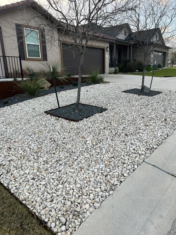 Professional garden landscaping in Austin, TX - Mendoza Construction & Design