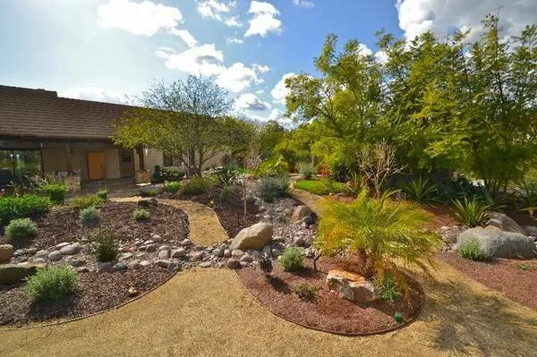 Trusted lawn mowing service in Los Angeles, CA - Mendoza Gardening & Landscaping