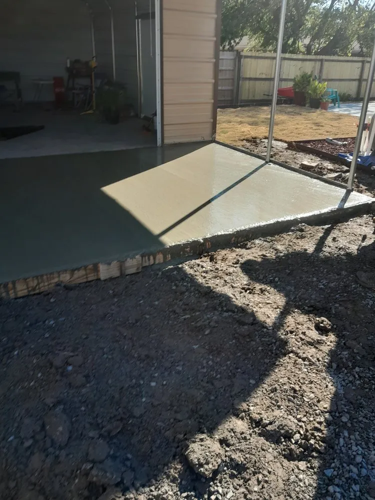 Custom yard cleanup service for homes in England, AR by Mendoza Landscaping and Lawn Care