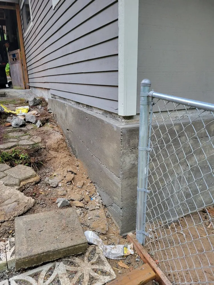 Expert lawn care service experts serving Poulsbo, WA - Mendoza Landscaping