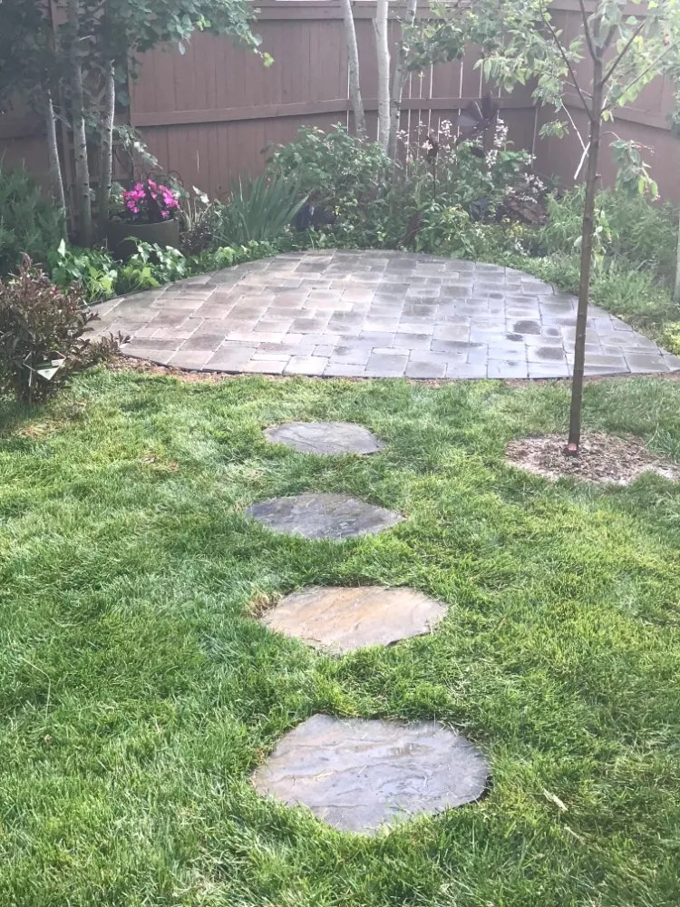 Local lawn mowing service for residential properties across Sheridan, CO - Mendoza Landscaping