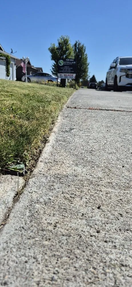 Professional lawn mowing service for beautiful yards in Culver, OR by Mendoza Lawn & Turf Care