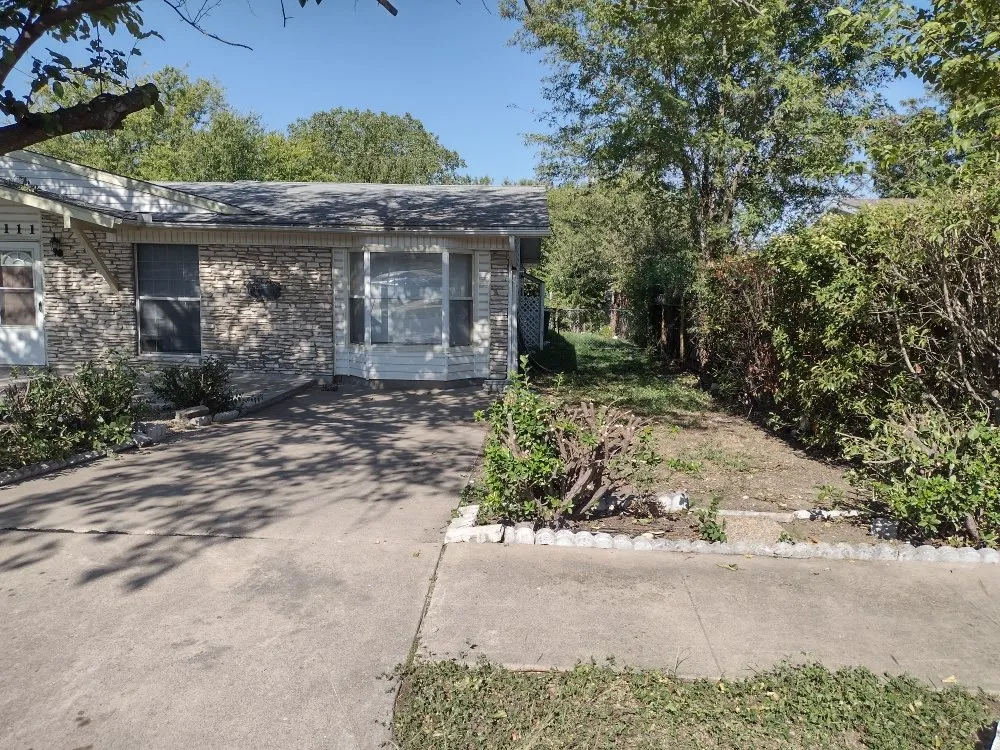 Reliable yard maintenance experts serving Harker Heights, TX - Mendoza Lawn Care & Handyman Service