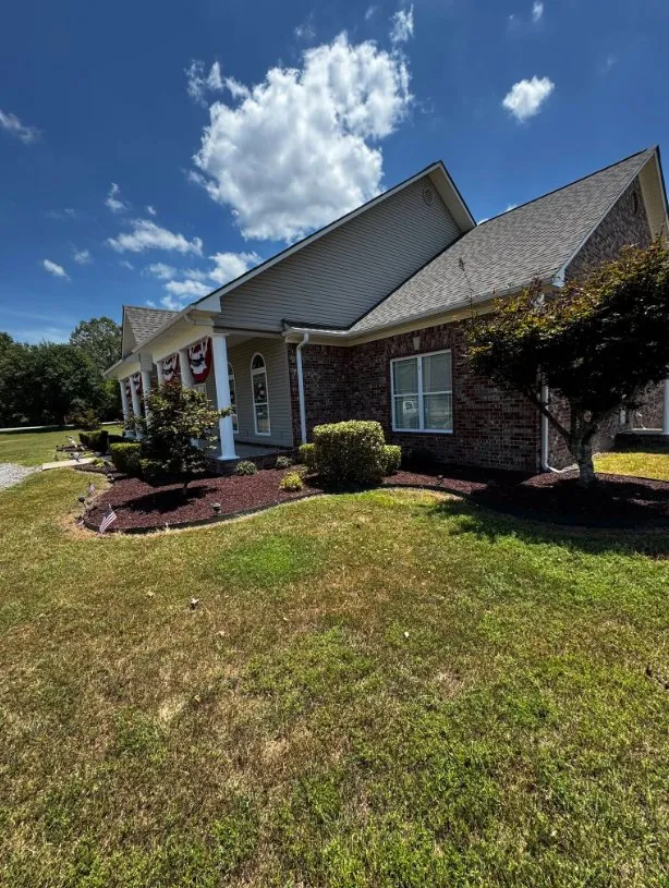 Affordable lawn care service experts serving Sheridan, AR - Mendoza Lawn Care