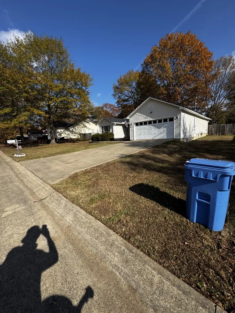 Expert lawn mowing service experts serving Sheridan, AR - Mendoza Lawn Care