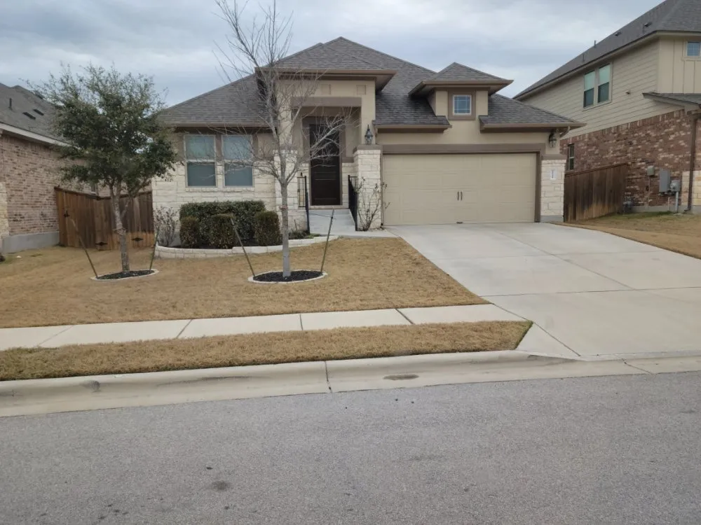 Top-rated garden landscaping in Hutto, TX by Mendoza Masonry and More