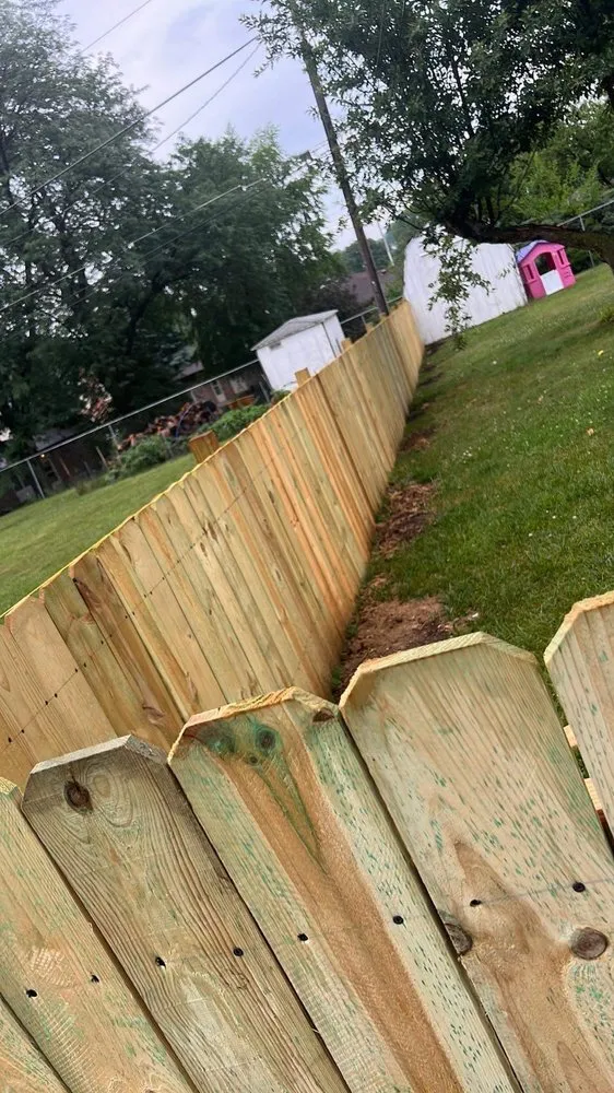 Top-rated landscaping services with custom design in Waterloo, IA by Mendoza