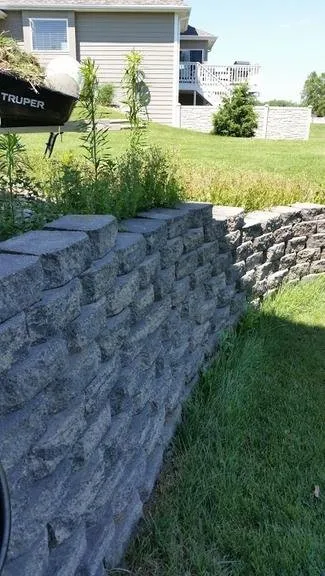 Affordable garden landscaping in Sioux City, IA - Mendoza's Landscaping and Tree Trimming