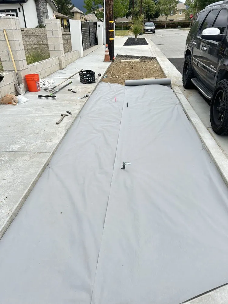 Professional lawn mowing service experts serving Fontana, CA - Mendozas Landscaping