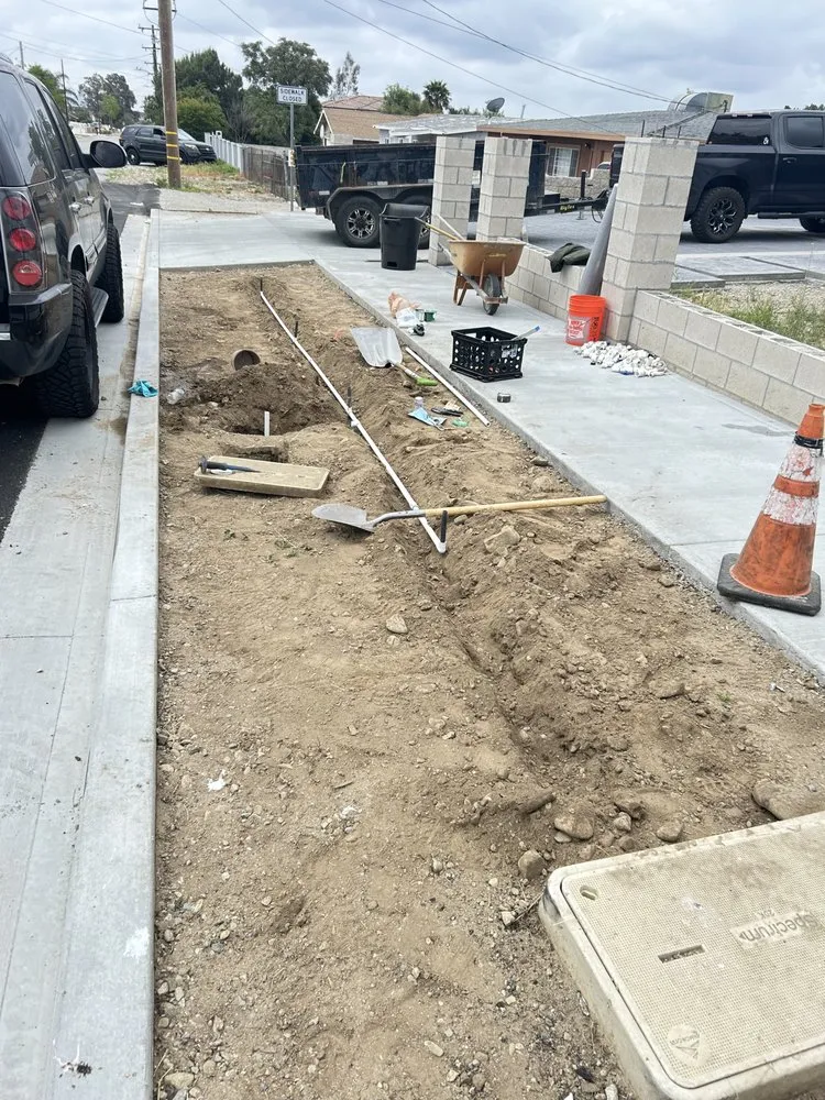 Local yard maintenance in Fontana, CA - Mendozas Landscaping