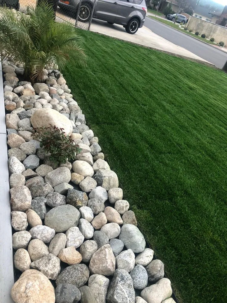 Affordable yard maintenance in Fontana, CA - Mendozas Landscaping