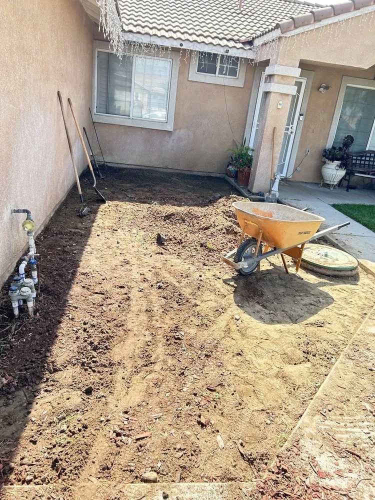 Reliable yard cleanup service experts serving Fontana, CA - Mendozas Landscaping