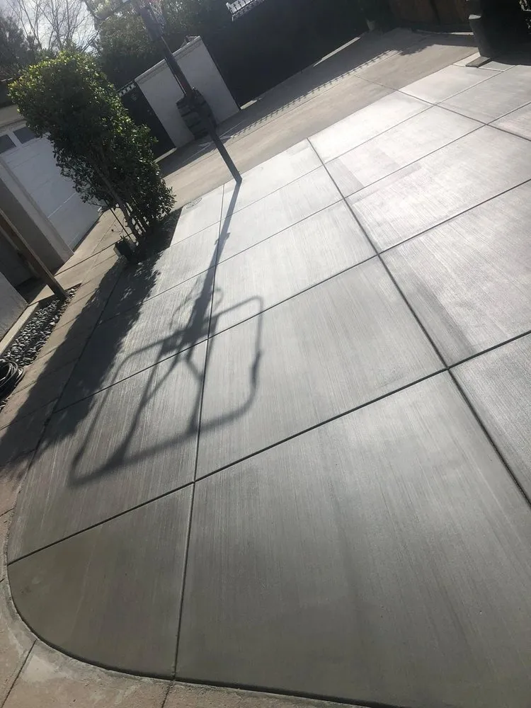 Top-rated yard cleanup service for outdoor upgrades across Fontana, CA - Mendozas Landscaping