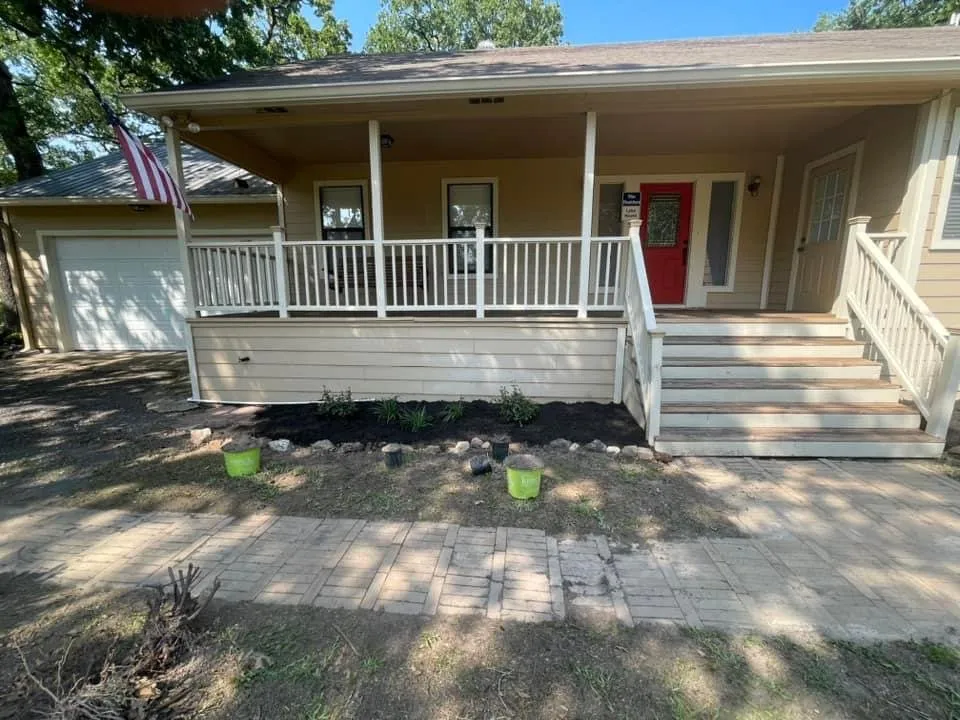 Affordable lawn care service for year-round maintenance in Teague, TX by Mendoza’s Lawn Maintenance