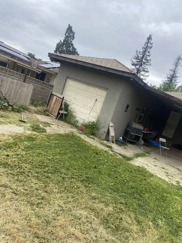 Affordable lawn care service near you in Bakersfield, CA by Mente Cuts Grass