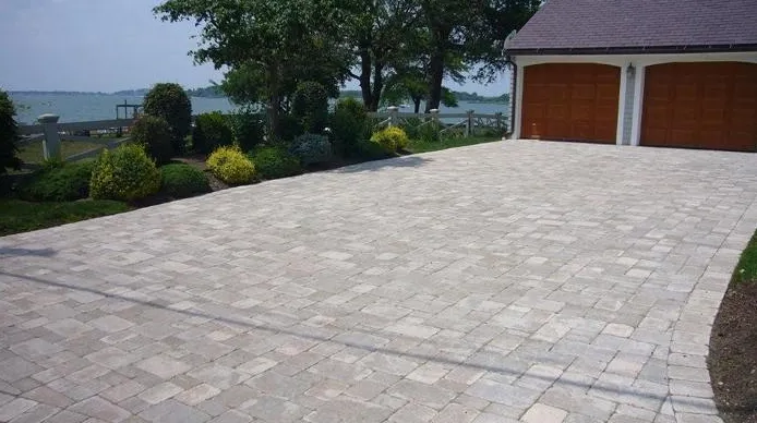 Top-rated lawn mowing service experts serving Braintree, MA - Mento Landscaping & Paving