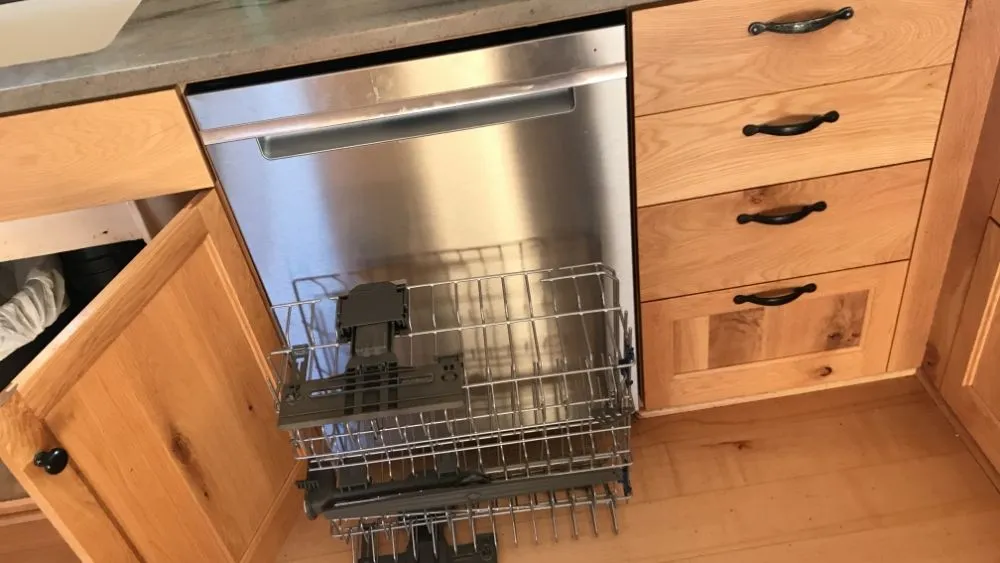 Reliable lawn care service for beautiful yards in Tillamook, OR by Mer-cleaned by the maid