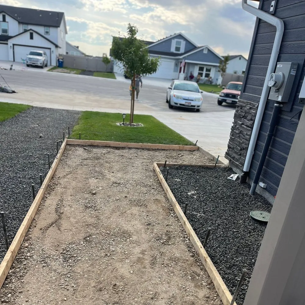 Top-rated lawn mowing service in Meridian, ID - Meridian Curbing & Landscape