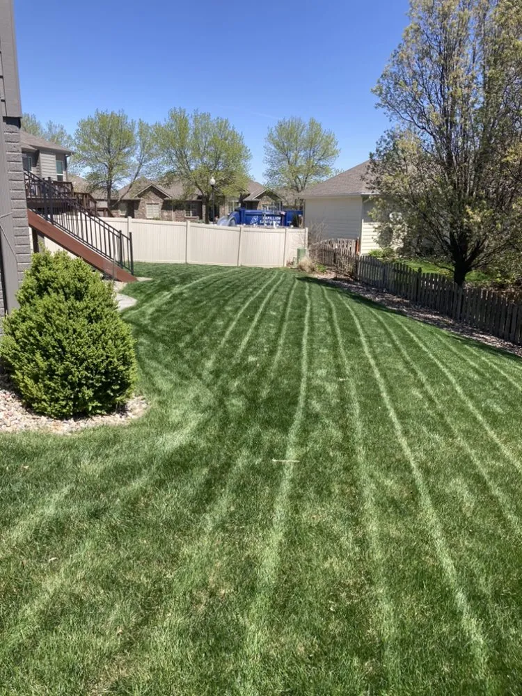 Local lawn care service experts serving Omaha, NE - Meridian Park Lawn Care Service