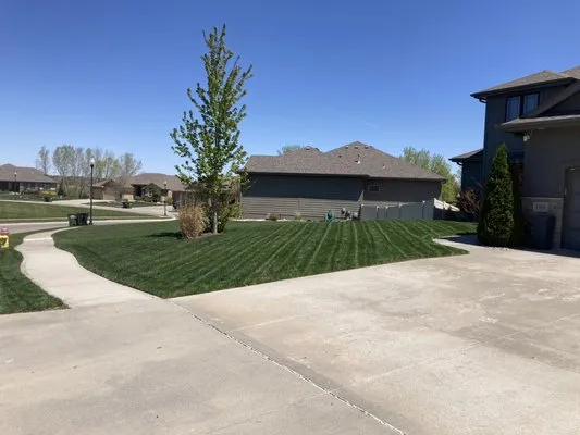 Meridian Park Lawn Care Service Logo