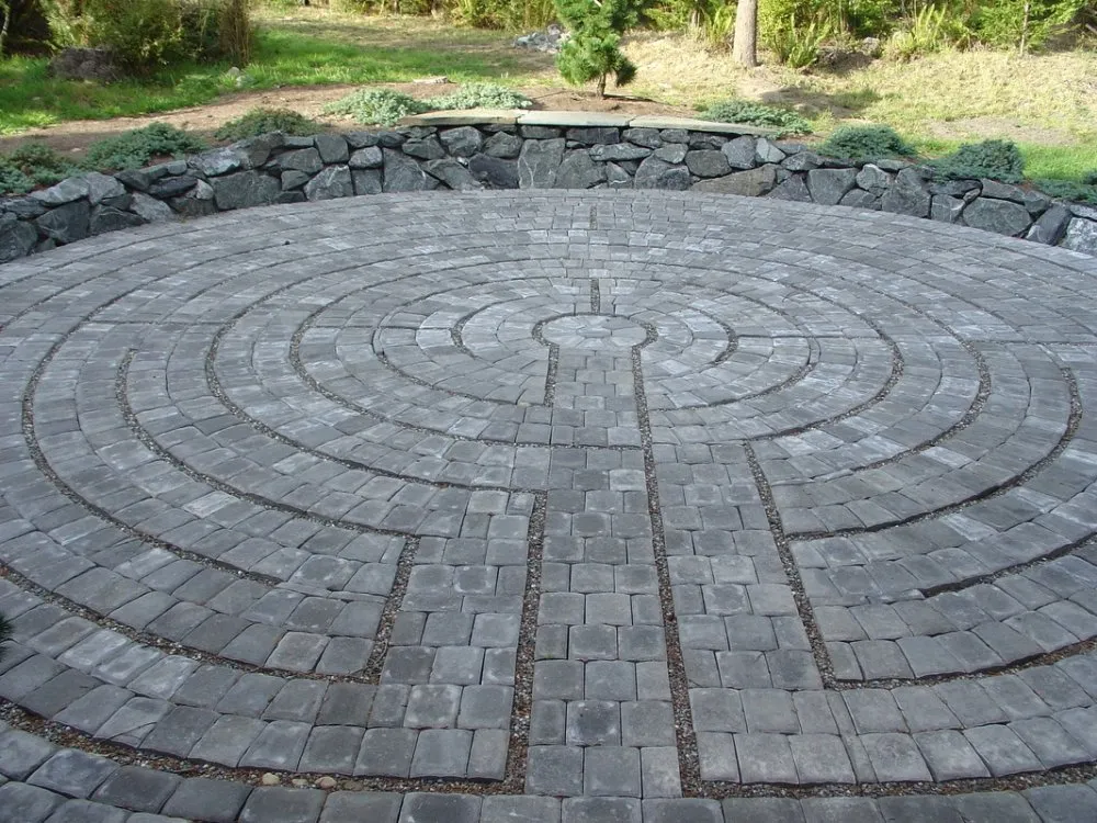 Local lawn care service in Salem, OR by Merlin Landscaping