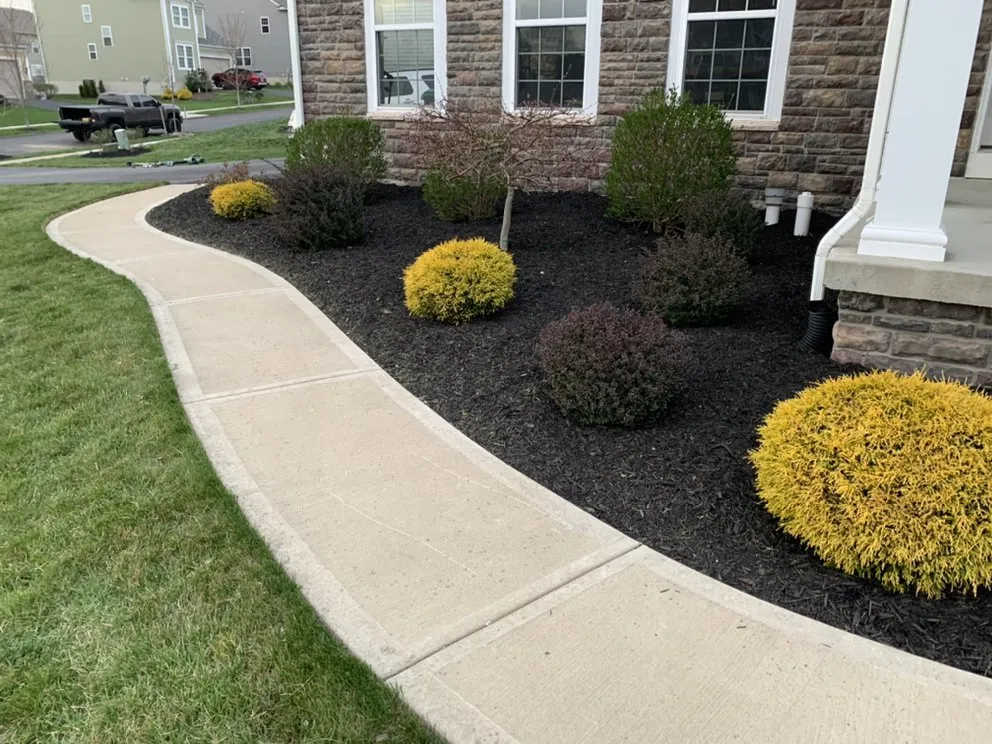 Expert yard maintenance in Wexford, PA - Merrick Landscaping