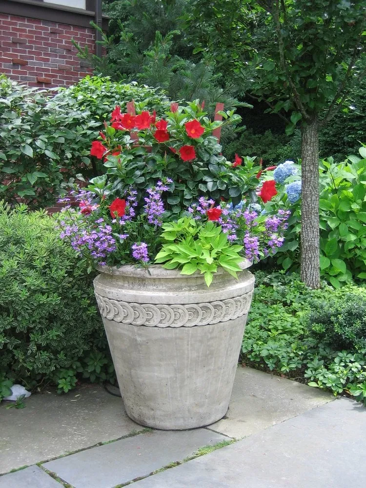 Custom lawn care service in Wayland, MA - Merrifield Garden & Design