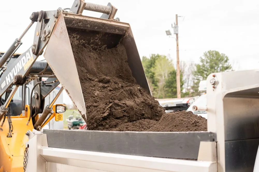 Reliable yard cleanup service in Merrimack, NH - Merrimack Landscape Materials