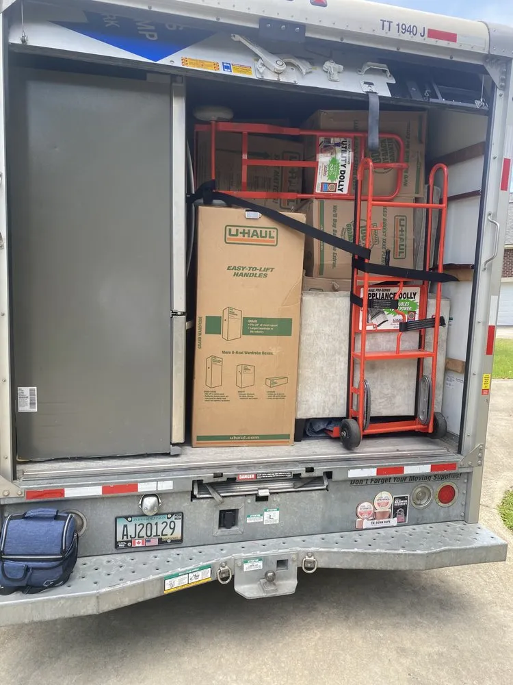 Top-rated landscaping services experts serving Greenwood, SC - Merritt Moving