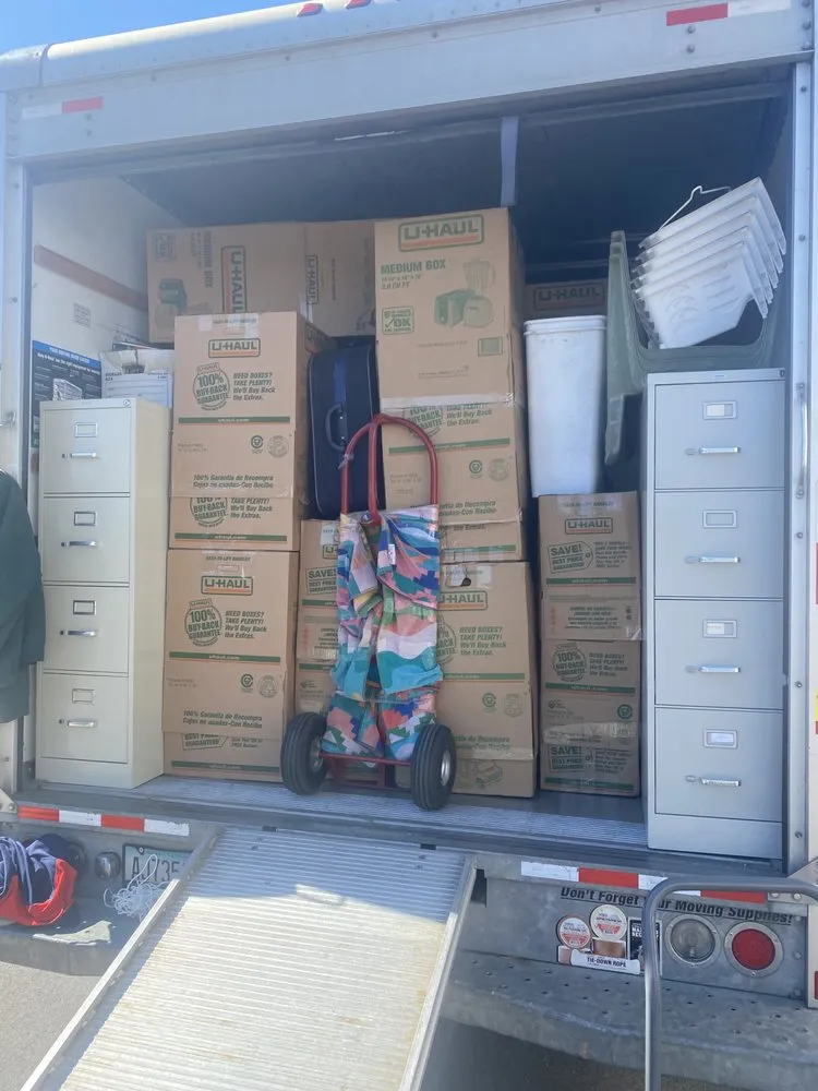 Expert lawn mowing service experts serving Greenwood, SC - Merritt Moving