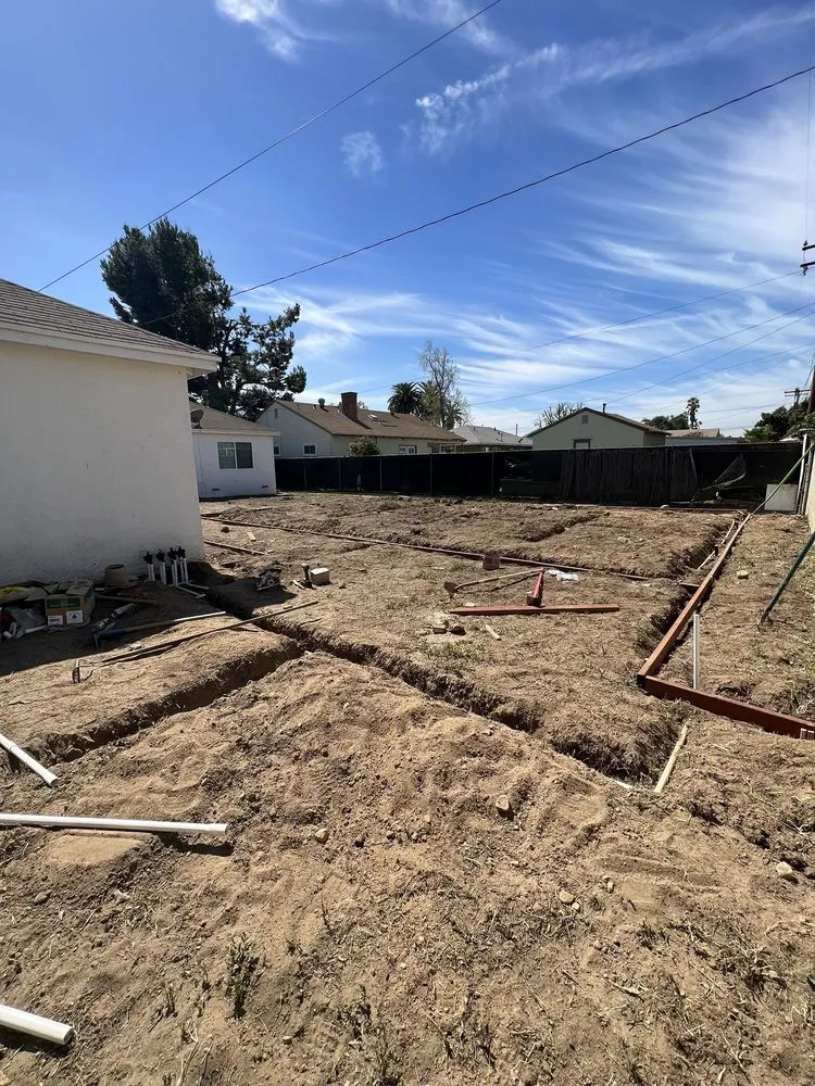 Reliable yard cleanup service for beautiful yards across Santa Ana, CA - Mesa Verde Landscapes Inc