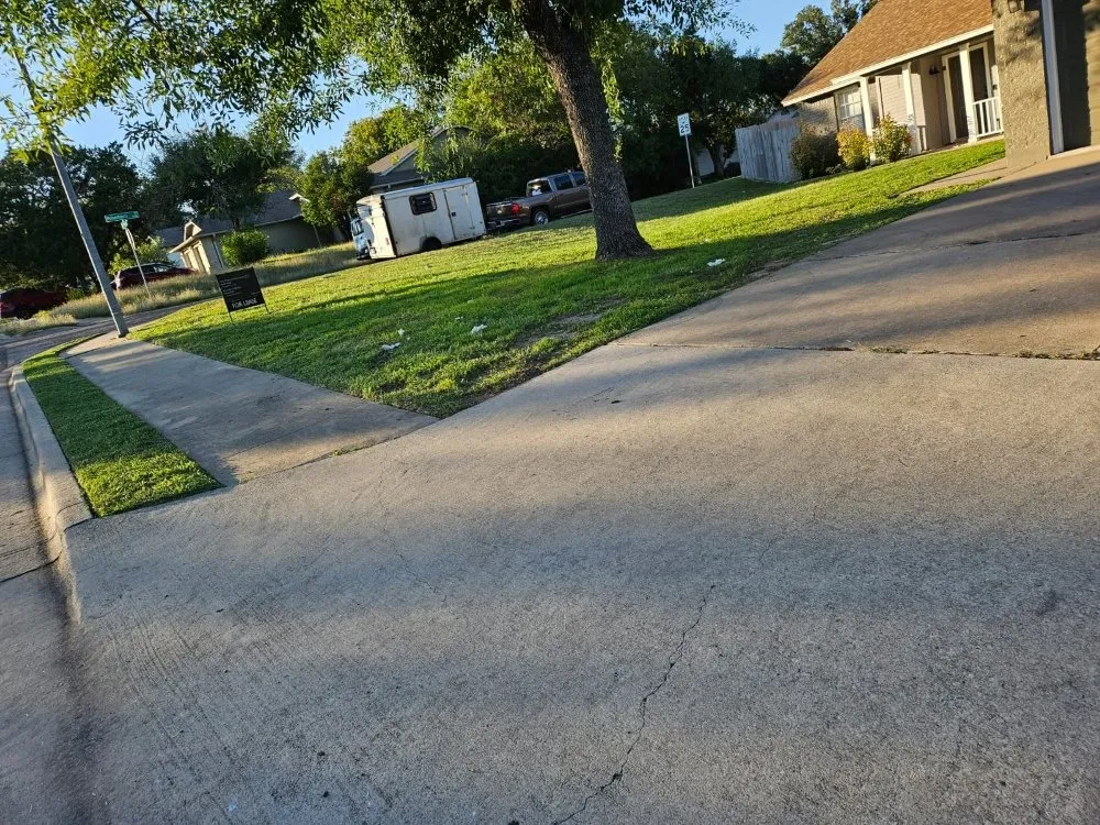 Top-rated landscaping services in Pflugerville, TX by Mesquite Landscape Services