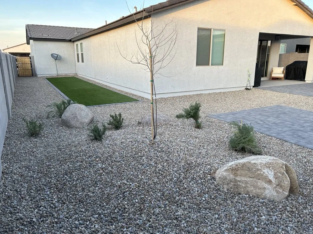 Professional lawn care service experts serving Queen Creek, AZ - Mesquite Landscaping