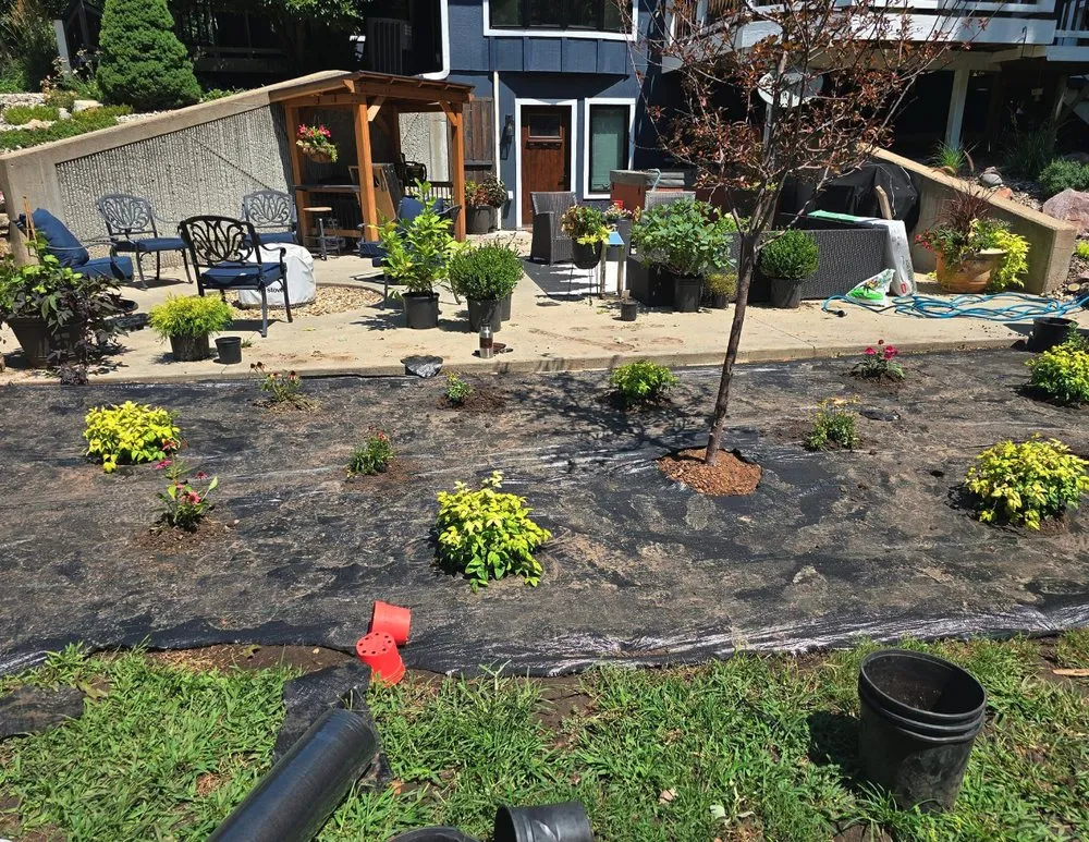 Custom garden landscaping in Topeka, KS by Messi Mowers