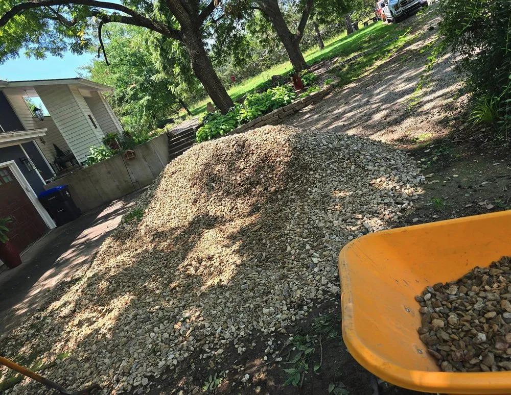 Affordable lawn mowing service experts serving Topeka, KS - Messi Mowers