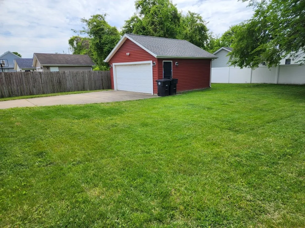 Local landscaping services experts serving Parma, OH - Messiah Services