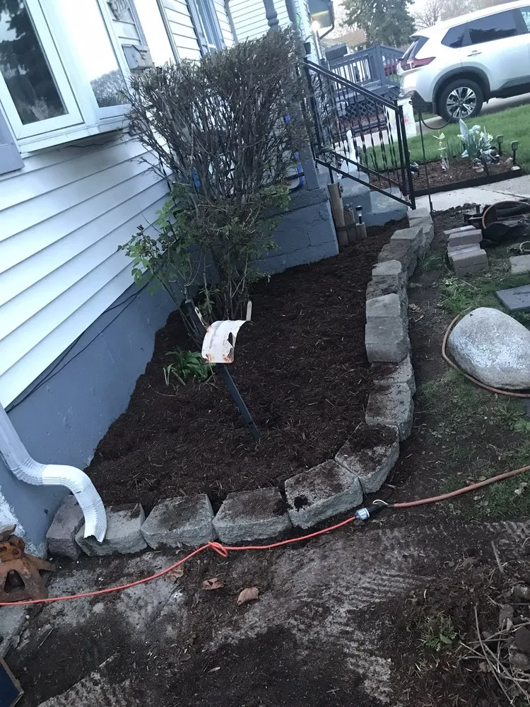 Local garden landscaping in Roseville, MI by Meszaros’s Landscaping