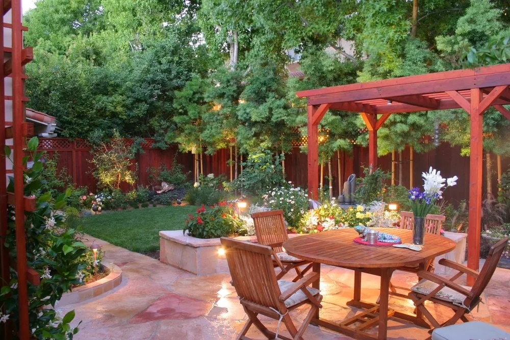 Top-rated yard cleanup service with custom design in Milbrae, CA by Metamorphosis Landscaping