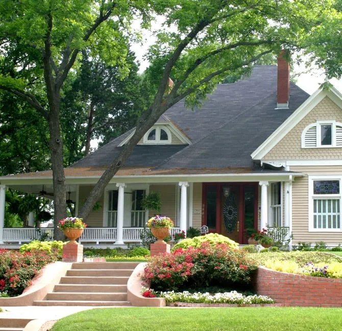 Custom yard cleanup service in Marietta, GA by Metro North Landscapes