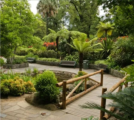 Metro North Landscapes Logo