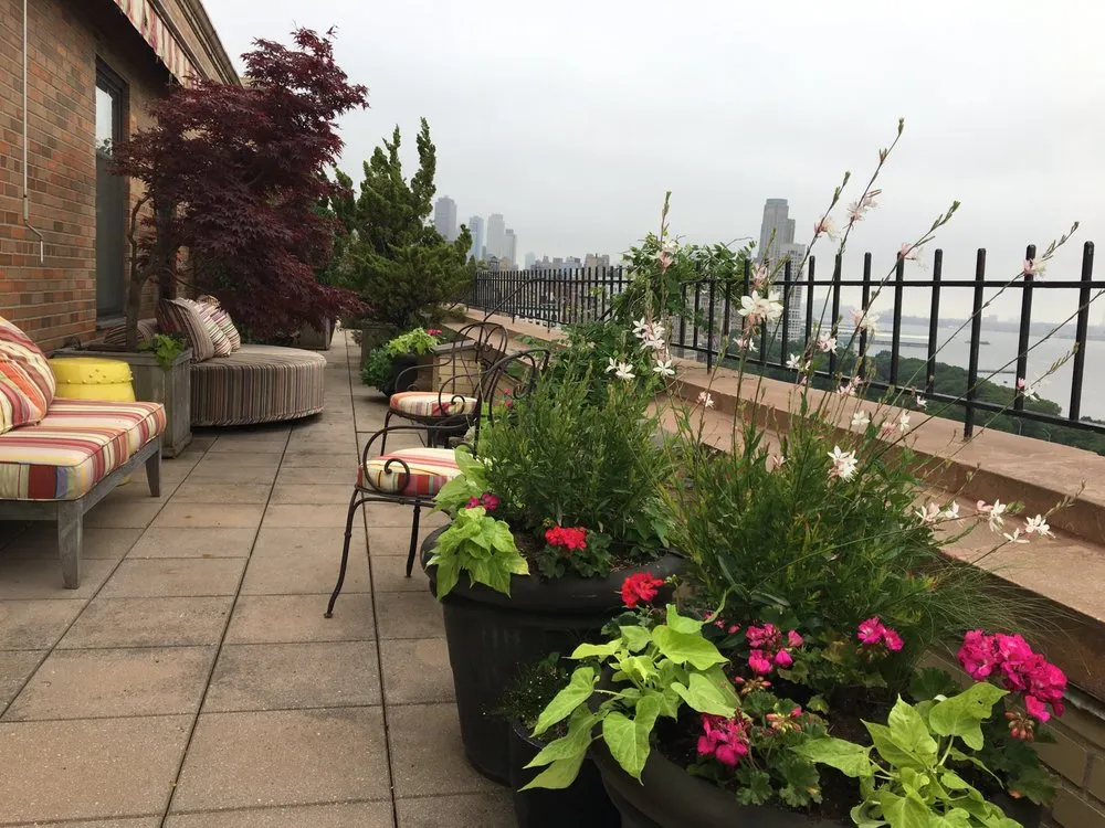 Professional lawn mowing service for beautiful yards across New York, NY - Metropolitan Garden Design