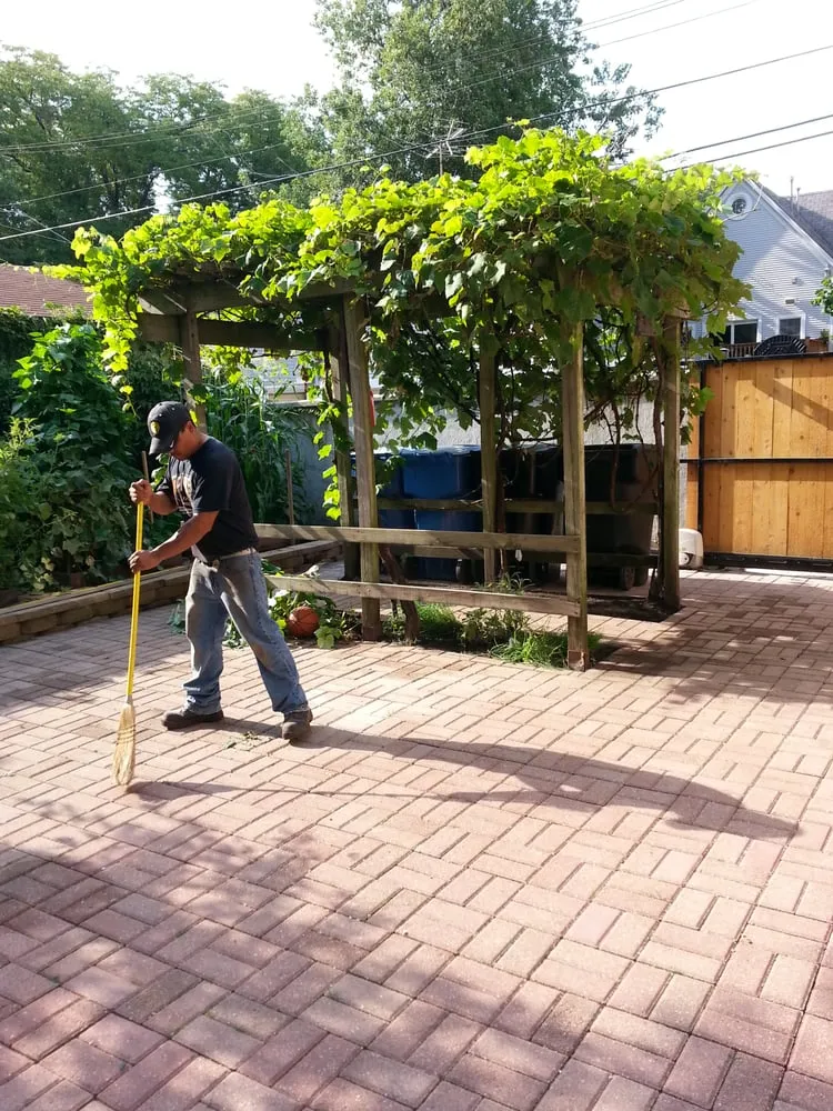 Custom outdoor landscaping experts serving Chicago, IL - MetroScapesChicago